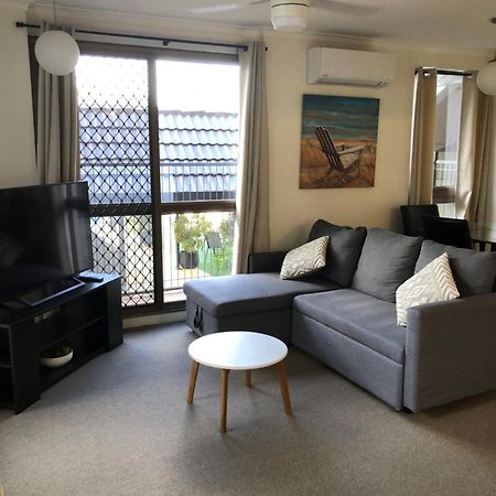 Coral Towers Holiday Suites Cairns Extérieur photo