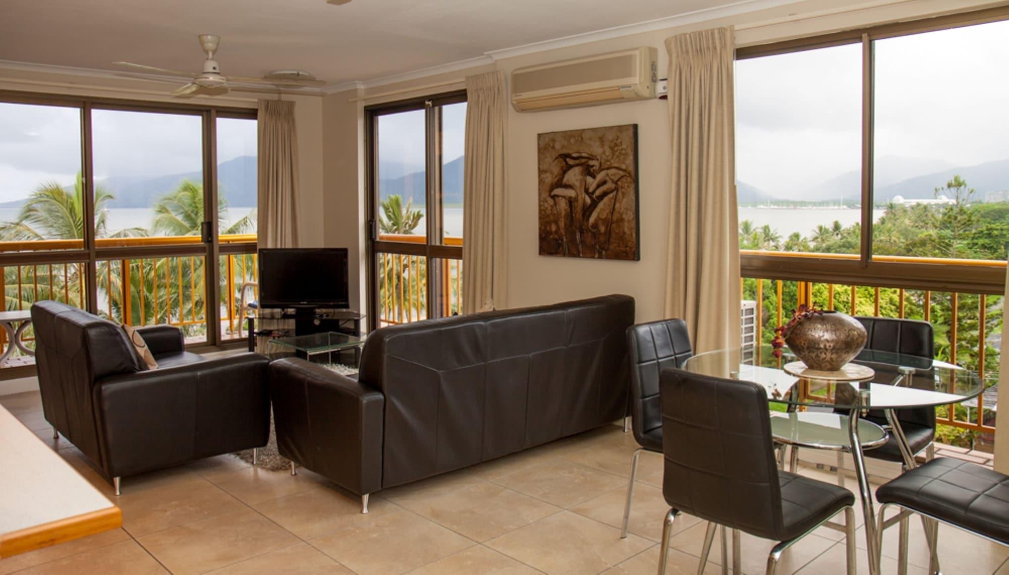 Coral Towers Holiday Suites Cairns Extérieur photo