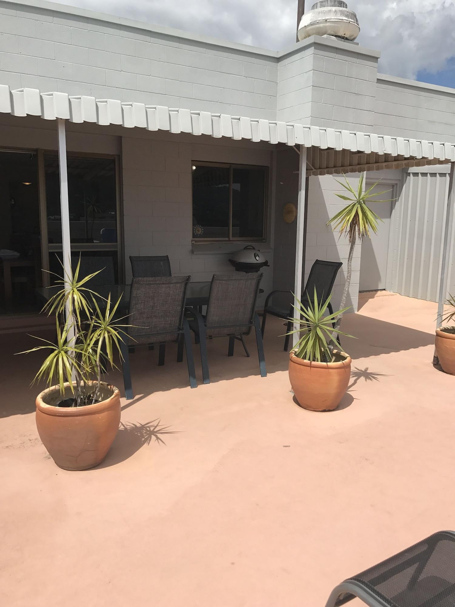 Coral Towers Holiday Suites Cairns Extérieur photo