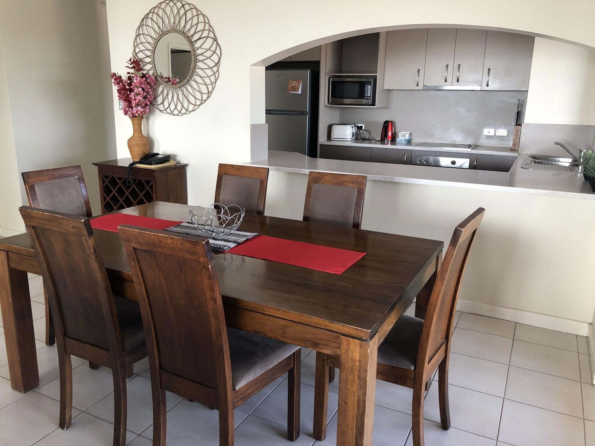 Coral Towers Holiday Suites Cairns Extérieur photo