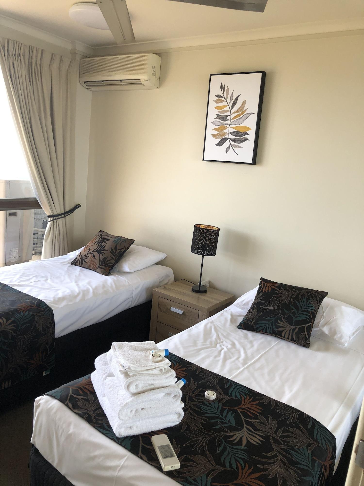 Coral Towers Holiday Suites Cairns Extérieur photo
