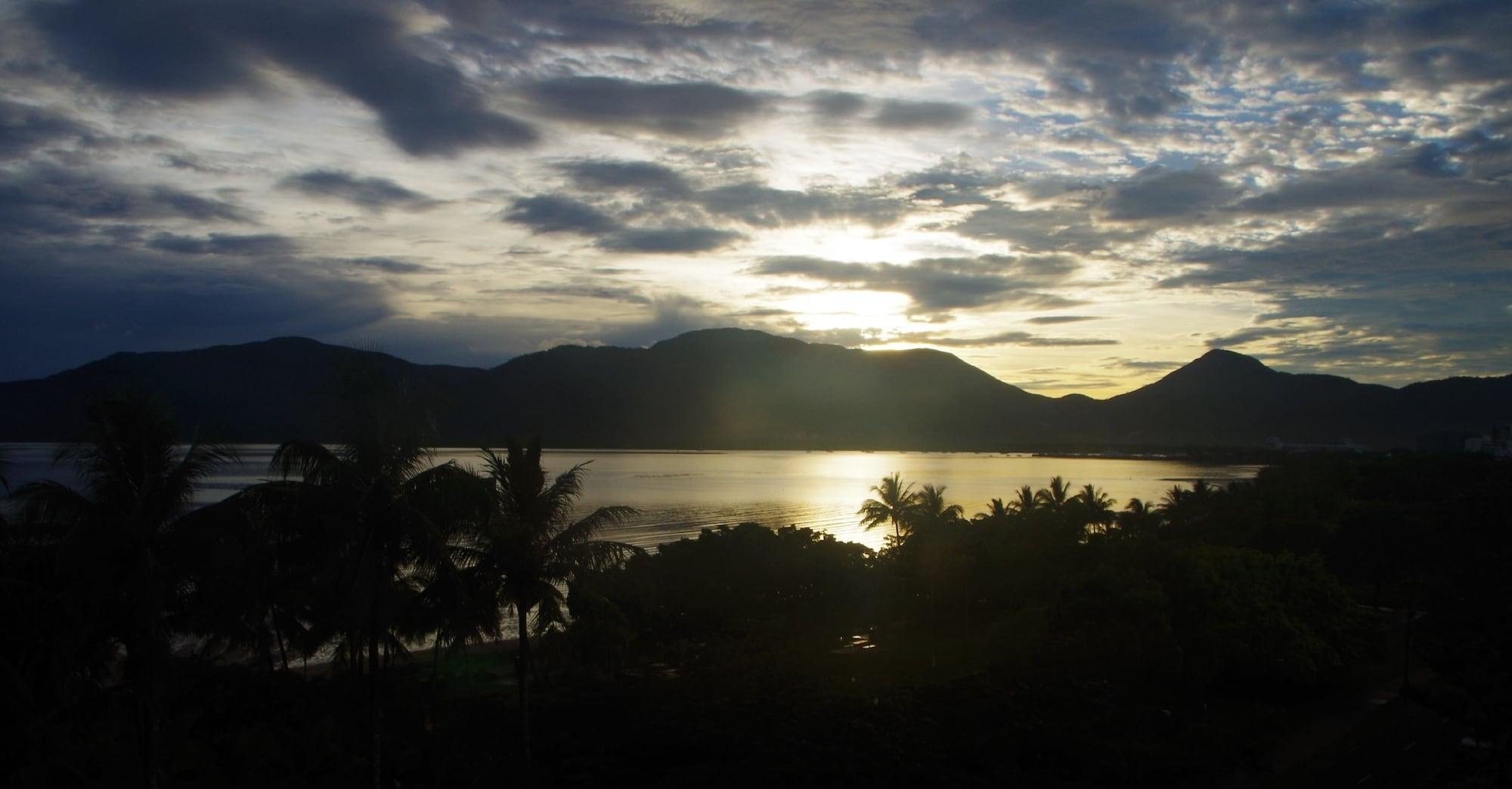 Coral Towers Holiday Suites Cairns Extérieur photo