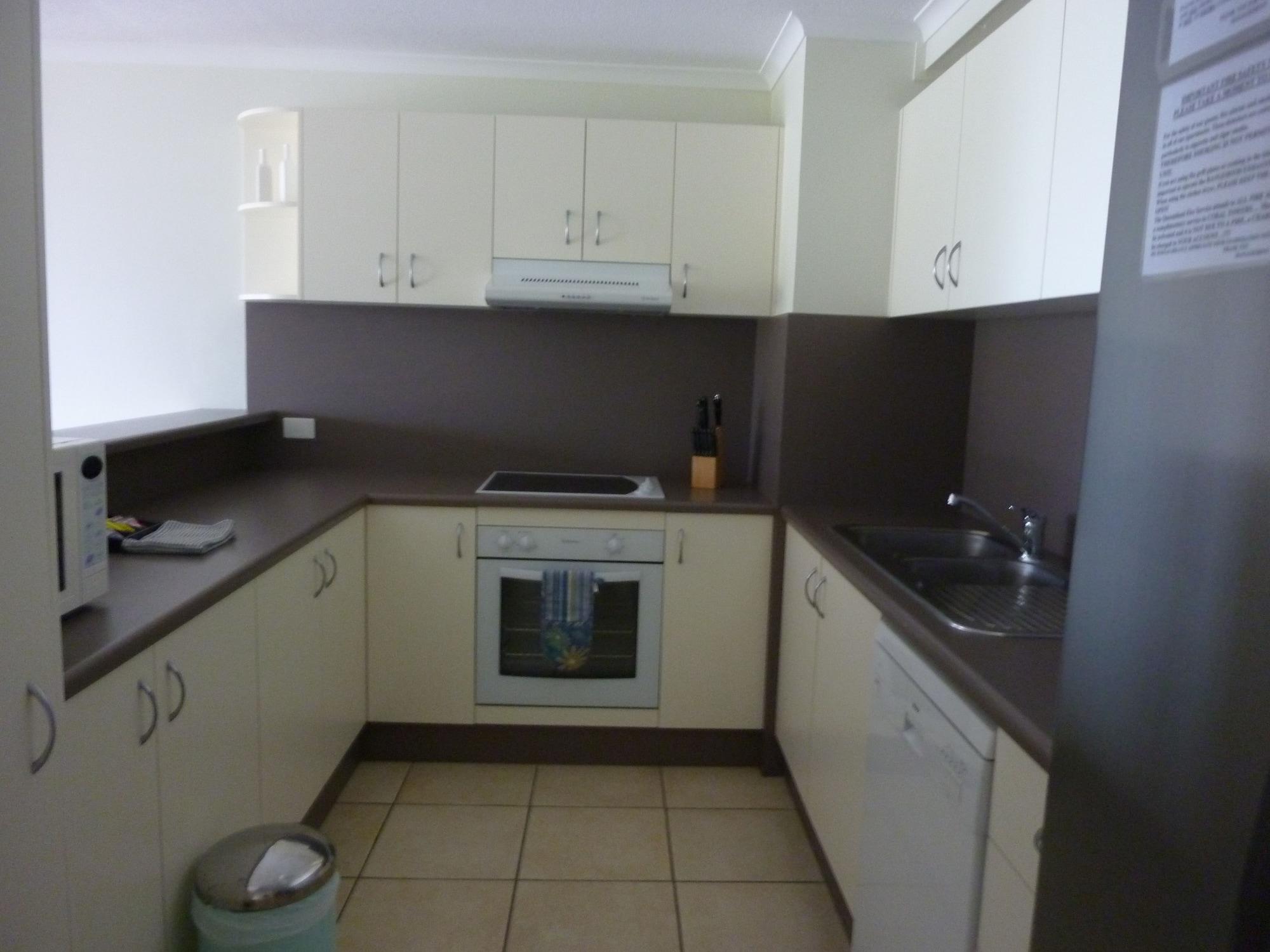 Coral Towers Holiday Suites Cairns Extérieur photo