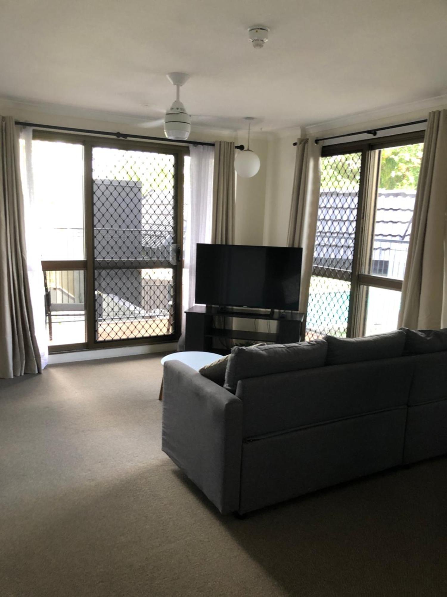 Coral Towers Holiday Suites Cairns Extérieur photo