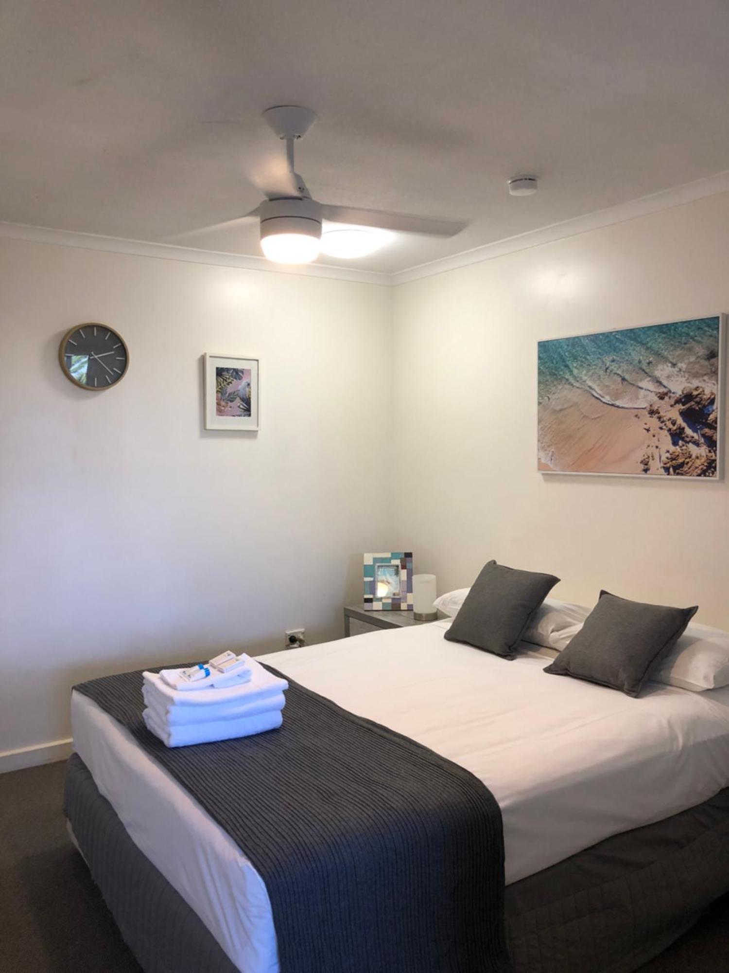 Coral Towers Holiday Suites Cairns Extérieur photo