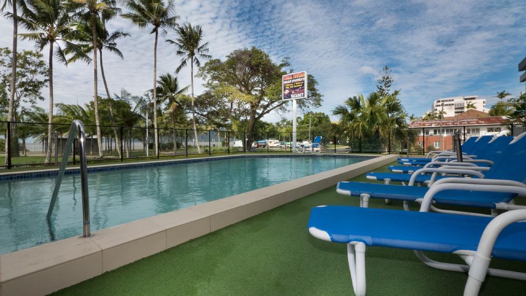 Coral Towers Holiday Suites Cairns Extérieur photo