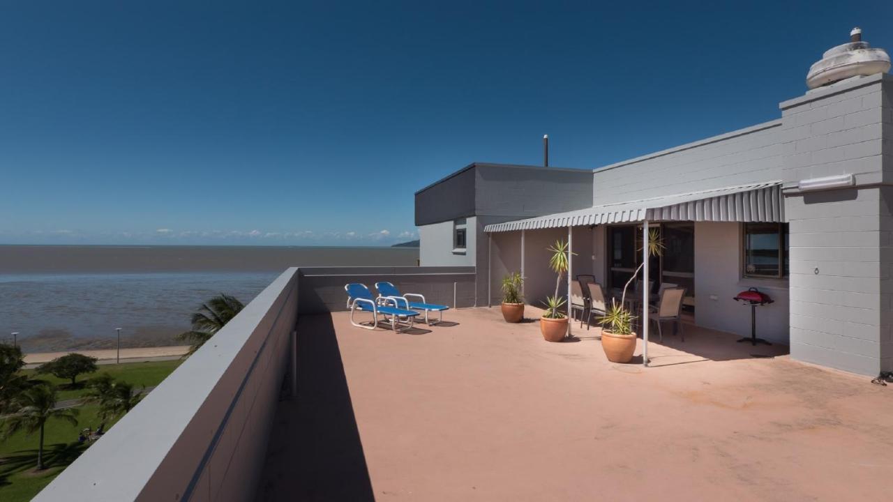 Coral Towers Holiday Suites Cairns Extérieur photo